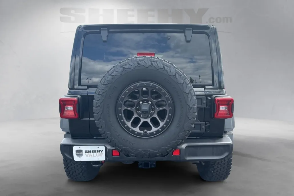 2022 Jeep Wrangler Unlimited High Tide photo 1
