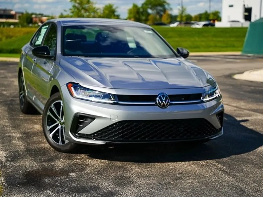 2025 Volkswagen Jetta 1.5T Sport photo 1