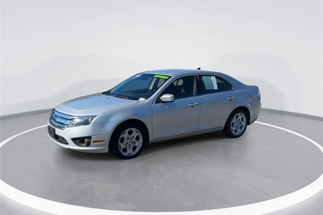 2010 Ford Fusion SE photo 1