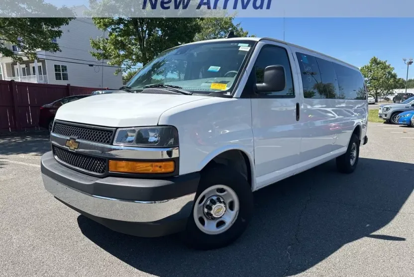 2024 Chevrolet Express 3500 LT photo 1