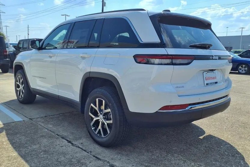 2025 Jeep Grand Cherokee Limited photo 1