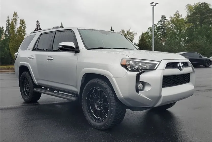2019 Toyota 4Runner SR5 Premium photo 1