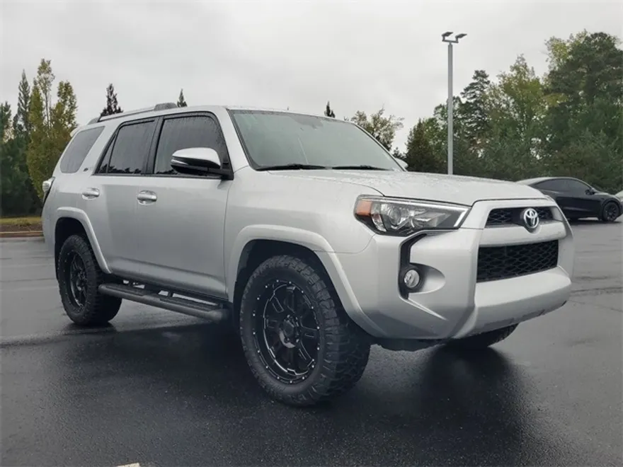 2019 Toyota 4Runner SR5 Premium photo 1