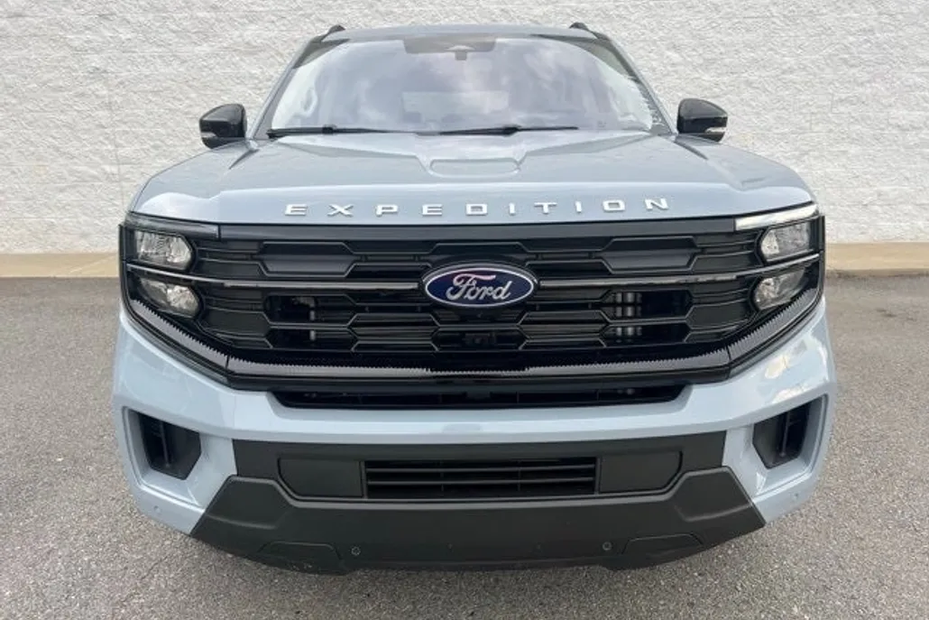 2025 Ford Expedition MAX photo 1