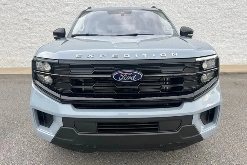 2025 Ford Expedition MAX photo 1