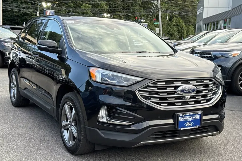 2019 Ford Edge Titanium photo 1