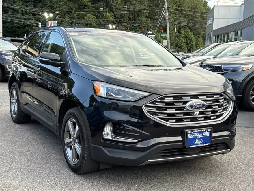 2019 Ford Edge Titanium photo 1