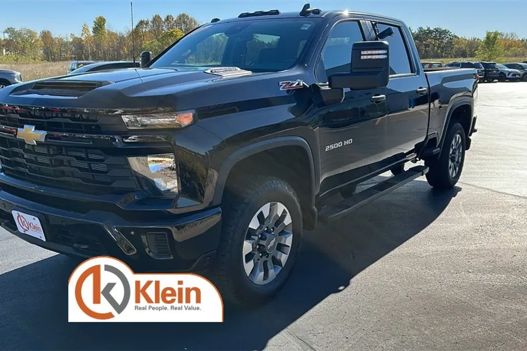 2025 Chevrolet Silverado 2500HD Custom photo 1