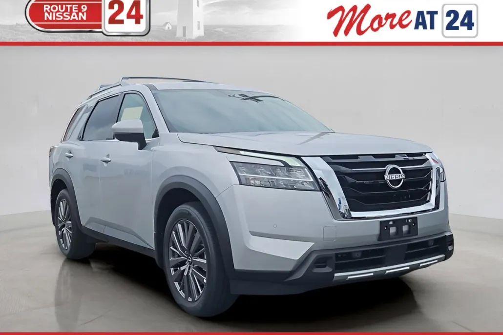 2025 Nissan Pathfinder SL photo 1