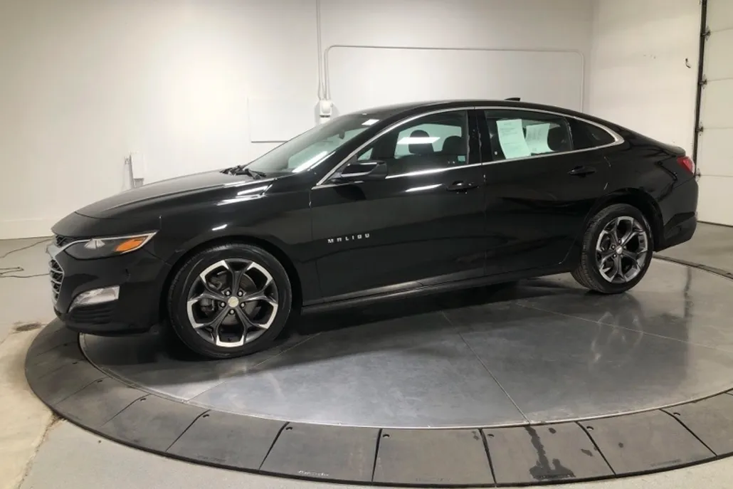 2022 Chevrolet Malibu 1LT photo 1