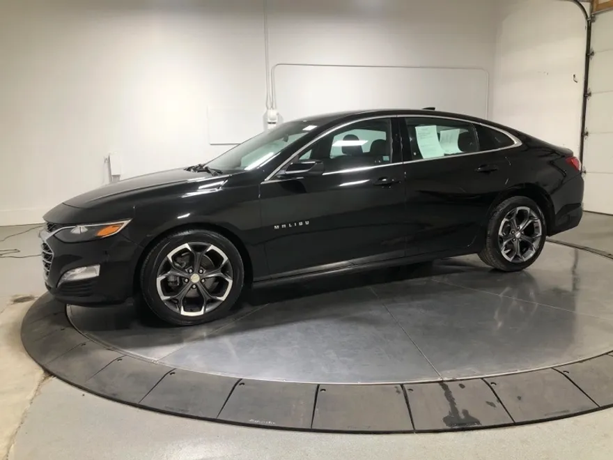 2022 Chevrolet Malibu 1LT photo 1