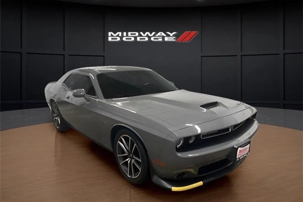 2023 Dodge Challenger R/T photo 1