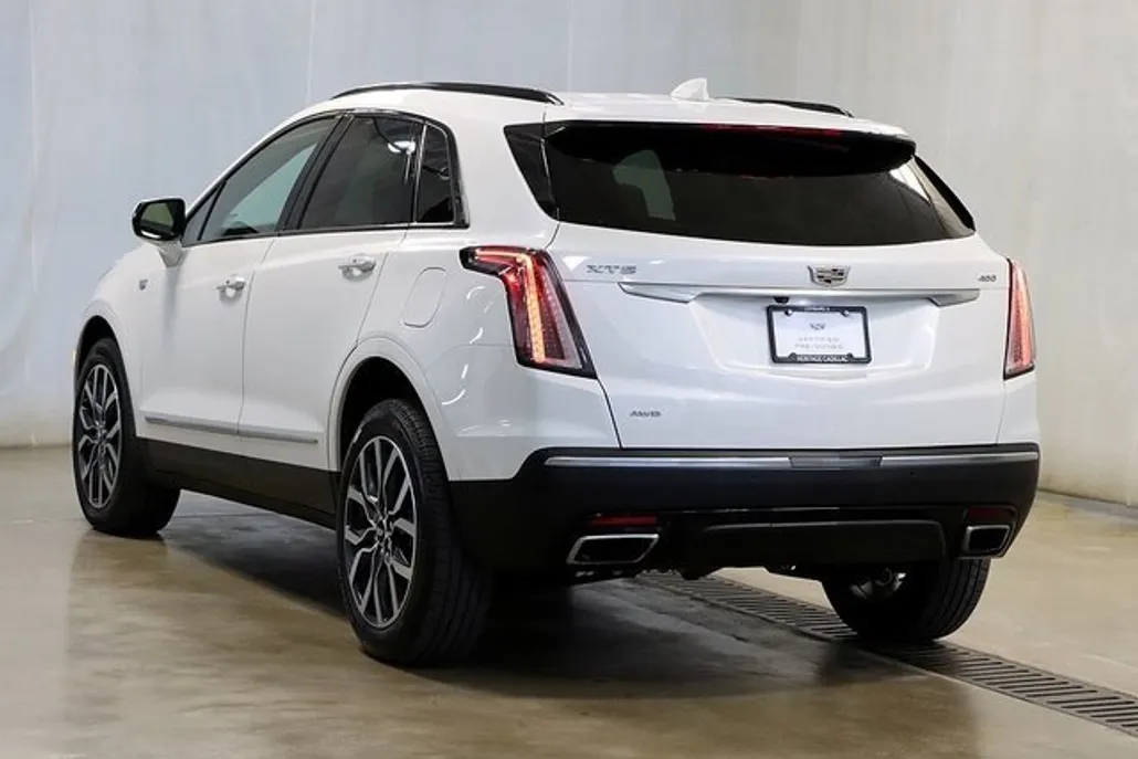 2021 Cadillac XT5 Sport photo 1