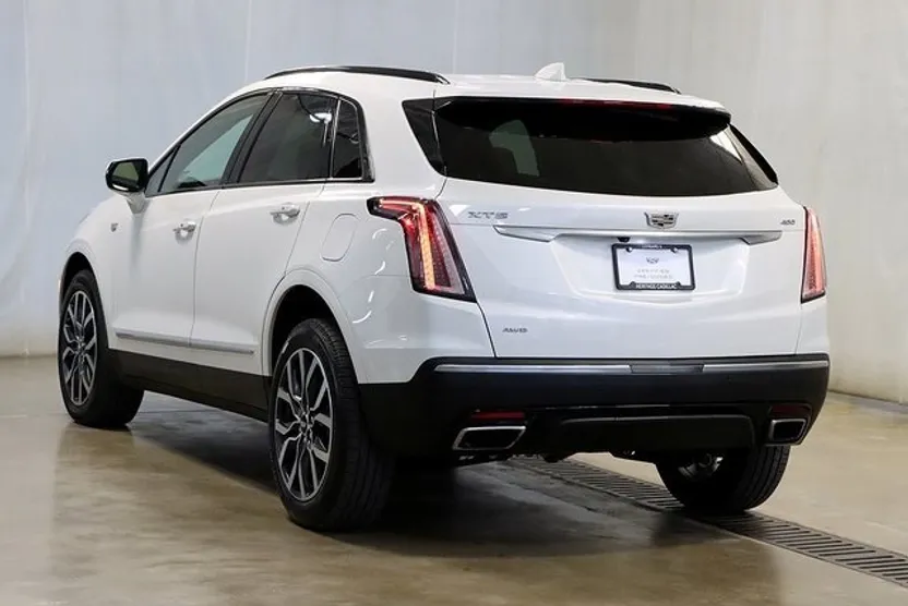 2021 Cadillac XT5 Sport photo 1