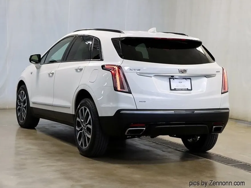 2021 Cadillac XT5 Sport photo 1