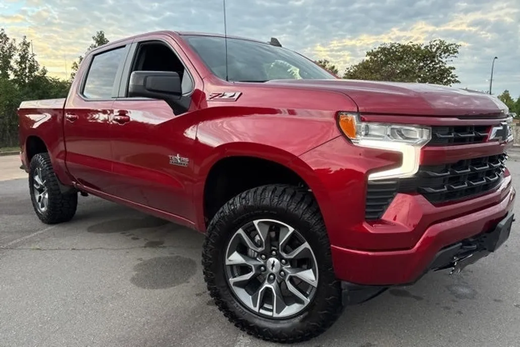 2023 Chevrolet Silverado 1500 RST photo 1
