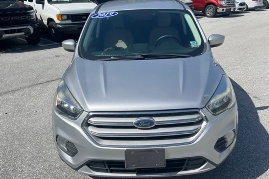 2019 Ford Escape SE photo 1