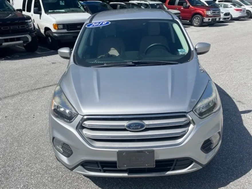 2019 Ford Escape SE photo 1
