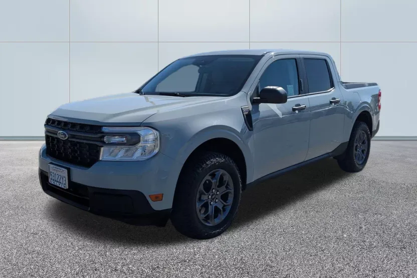 2022 Ford Maverick XLT photo 1