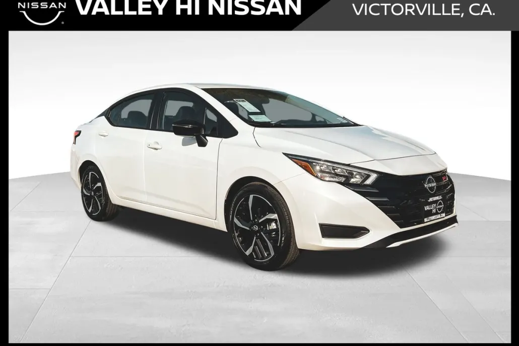 2025 Nissan Versa 1.6 SR photo 1
