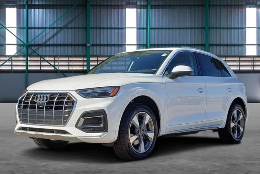 2023 Audi Q5 Premium Plus photo 1