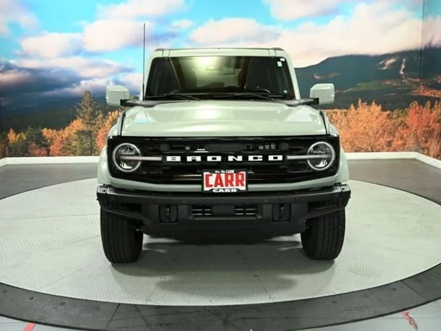 2023 Ford Bronco Outer Banks photo 1