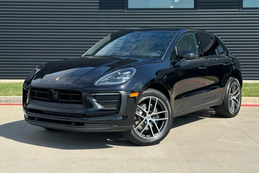 2026 Porsche Macan T photo 1