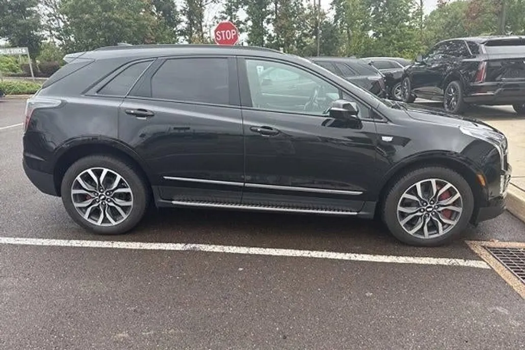 2023 Cadillac XT5 Sport photo 1