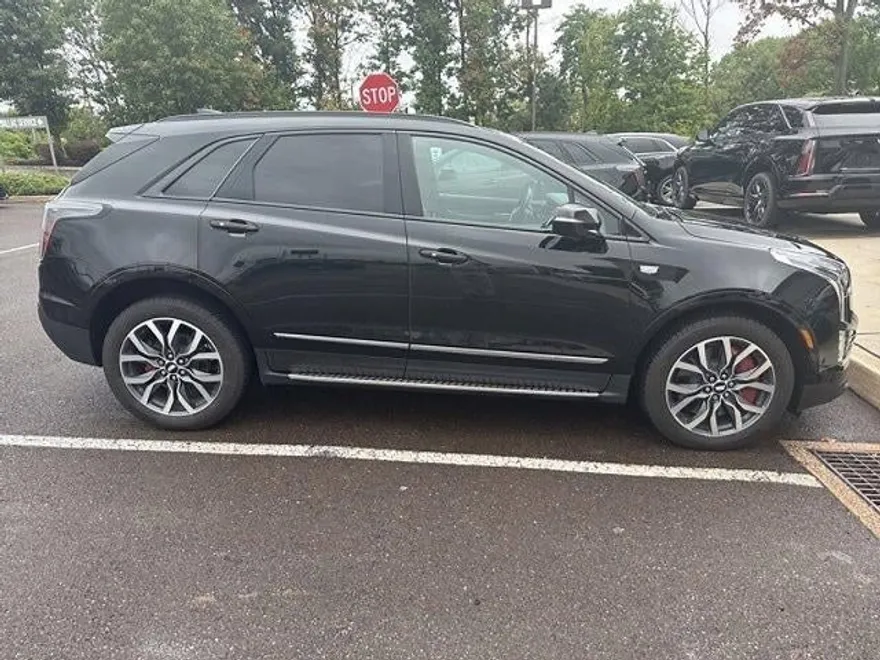 2023 Cadillac XT5 Sport photo 1