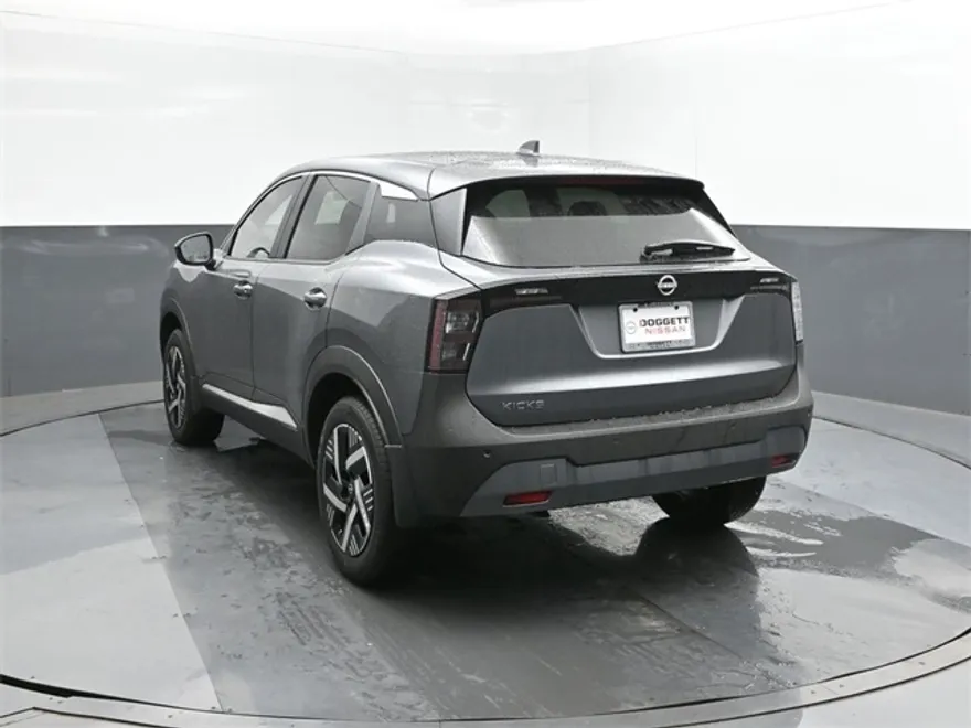 2025 Nissan Kicks SV photo 1