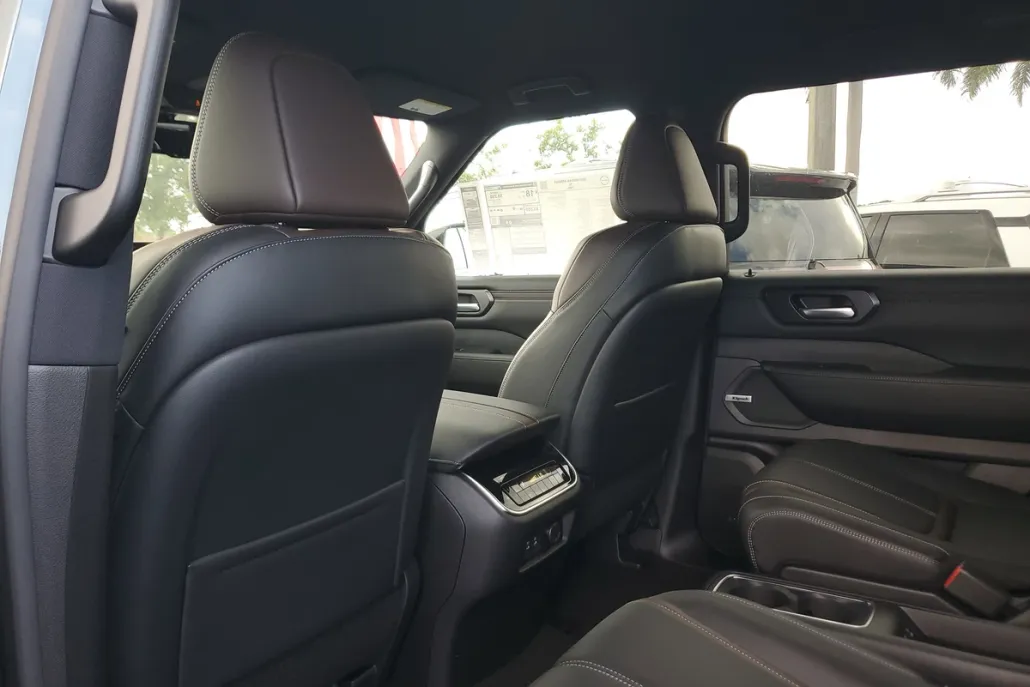 2025 Nissan Armada SL photo 1