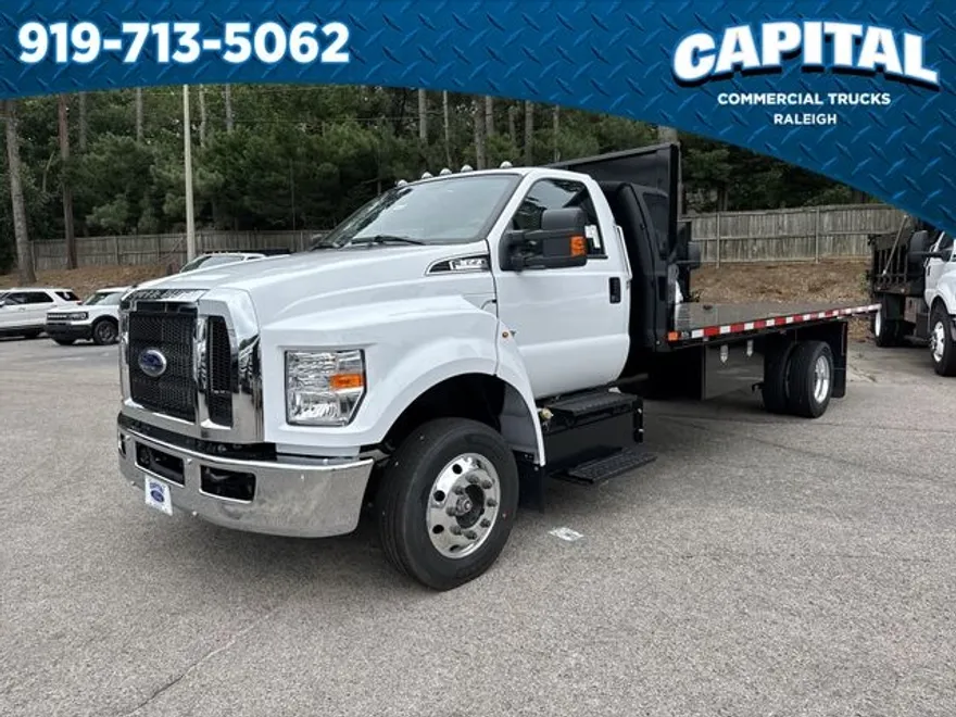 2025 Ford F-650 SuperCab photo 1