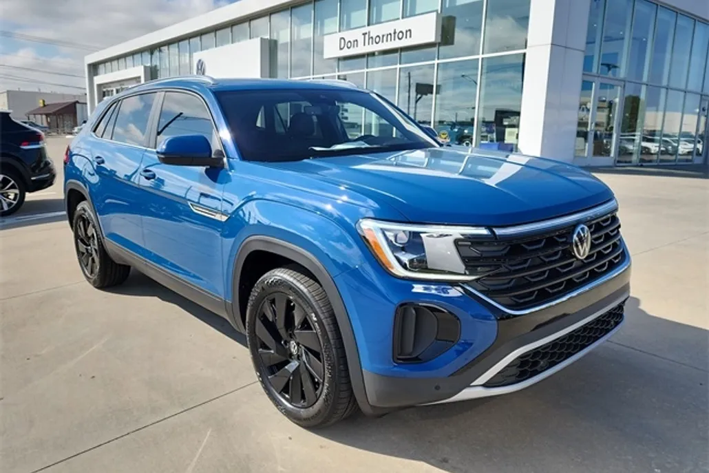 2026 Volkswagen Atlas Cross Sport SE Technology photo 1