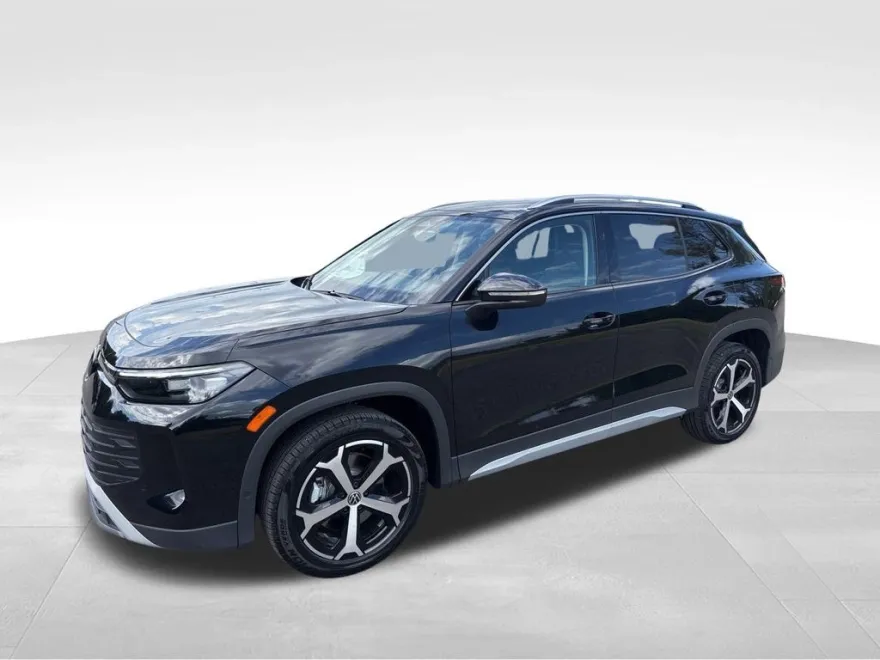 2025 Volkswagen Tiguan SE photo 1