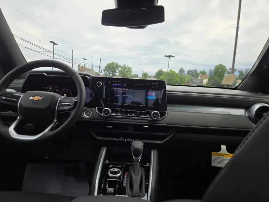 2025 Chevrolet Colorado Work Truck LT photo 1