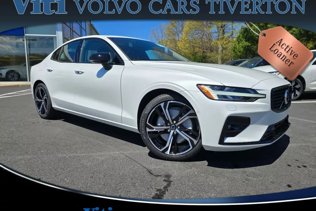 2024 Volvo S60 B5 Plus photo 1