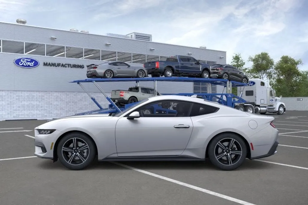 2025 Ford Mustang EcoBoost photo 1