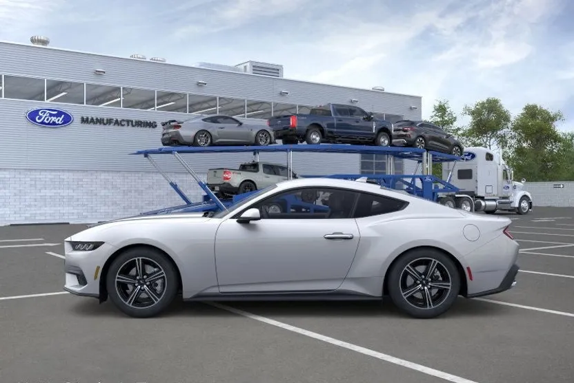 2025 Ford Mustang EcoBoost photo 1