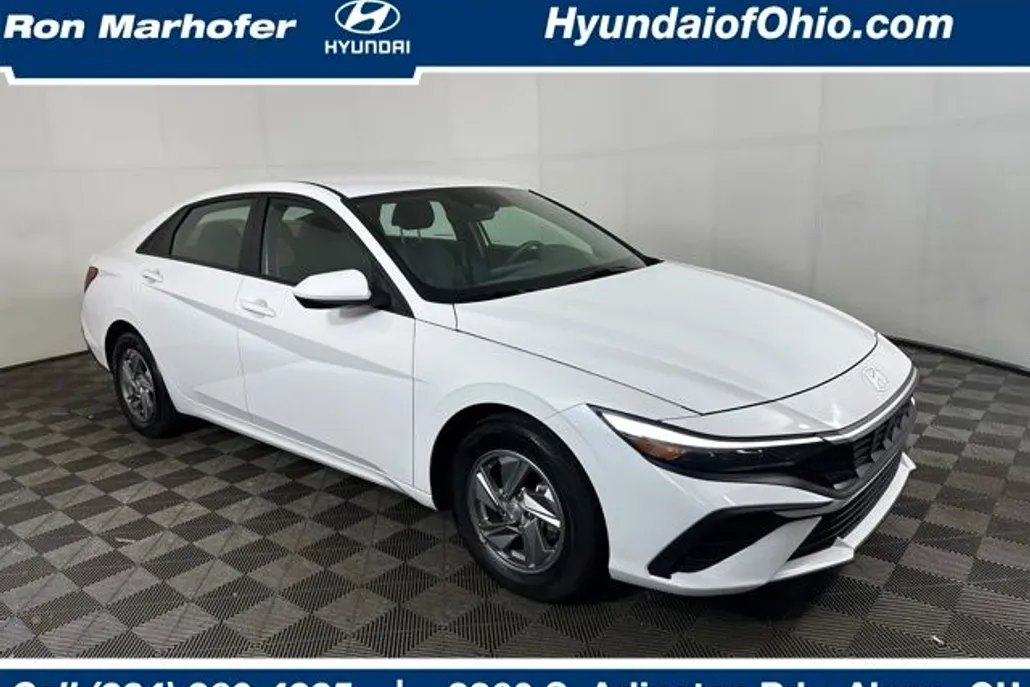 2024 Hyundai Elantra SE photo 1