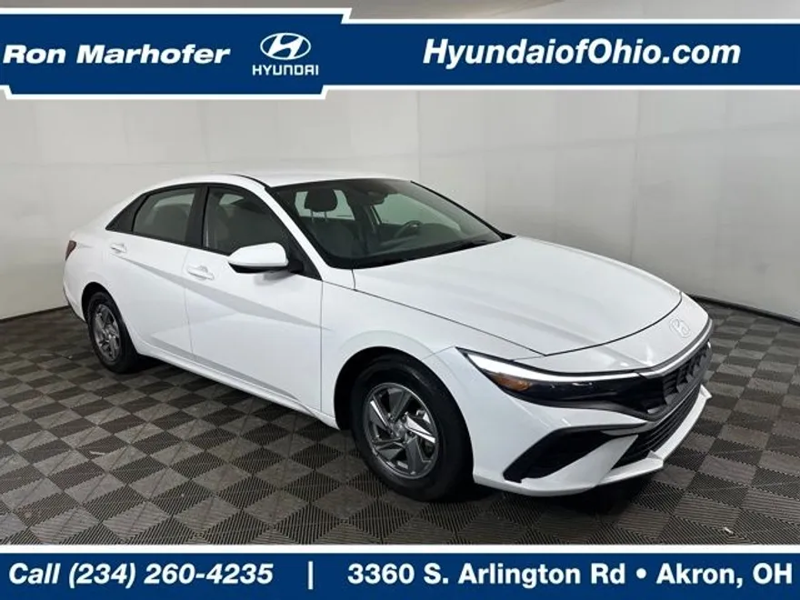 2024 Hyundai Elantra SE photo 1