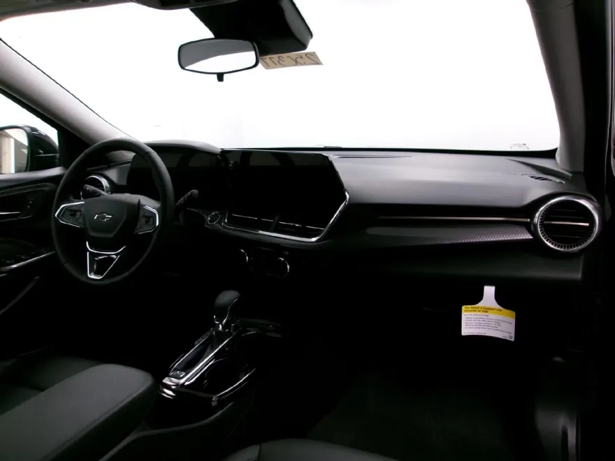 2025 Chevrolet Trax ACTIV photo 1