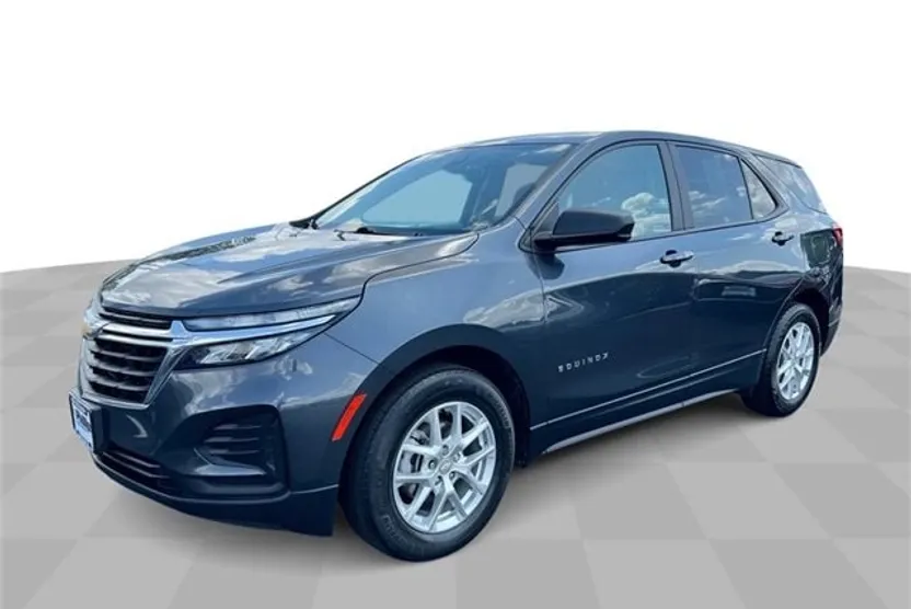 2022 Chevrolet Equinox LS photo 1