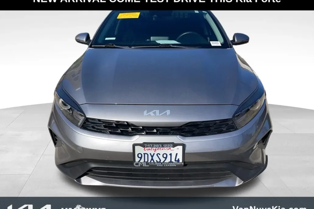 2023 Kia Forte LXS photo 1