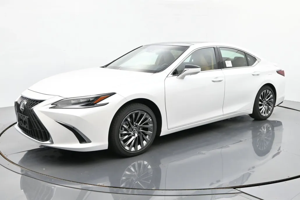 2025 Lexus ES 350 Ultra Luxury photo 1