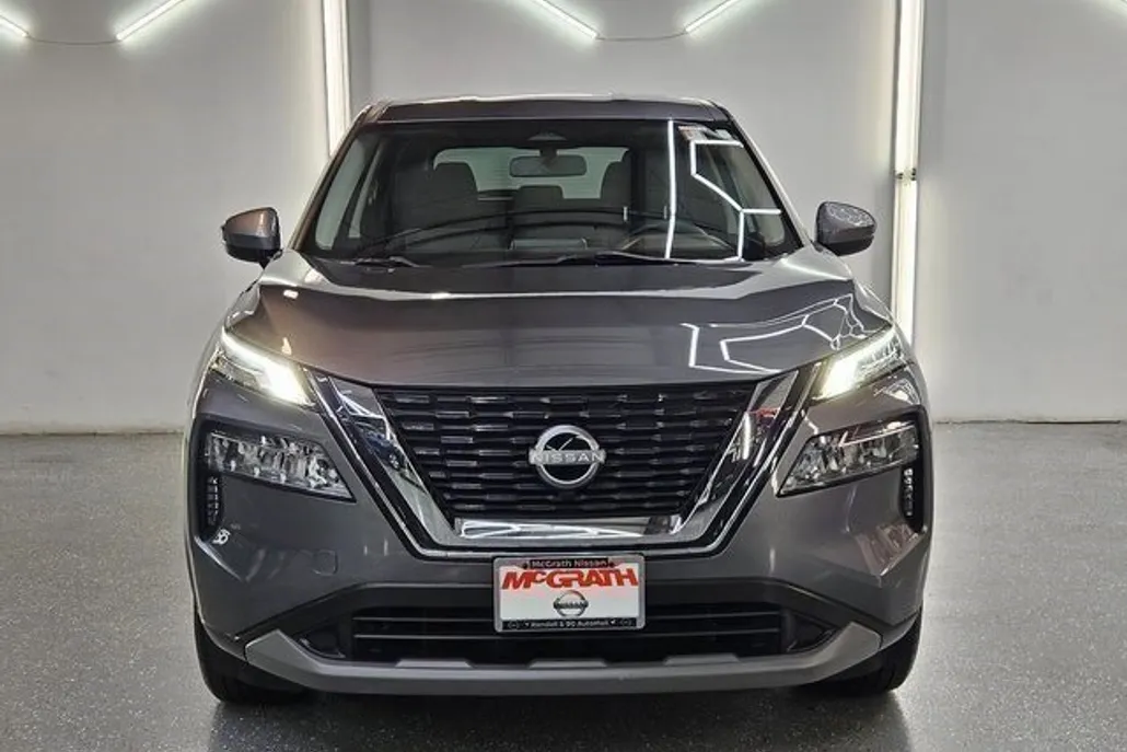 2023 Nissan Rogue SV photo 1