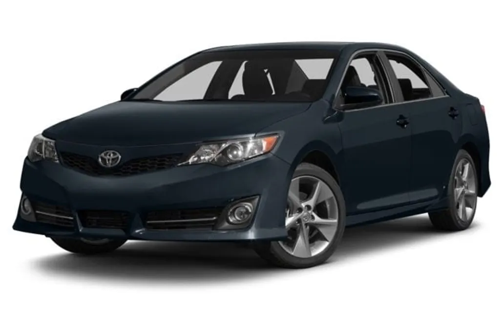 2014 Toyota Camry SE photo 1