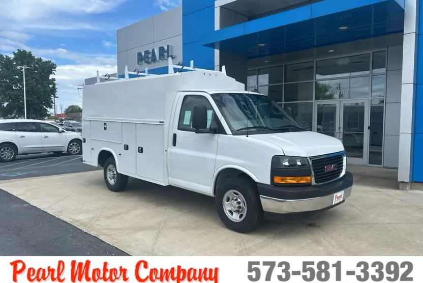 2024 Gmc Savana Cutaway 3500 photo 1