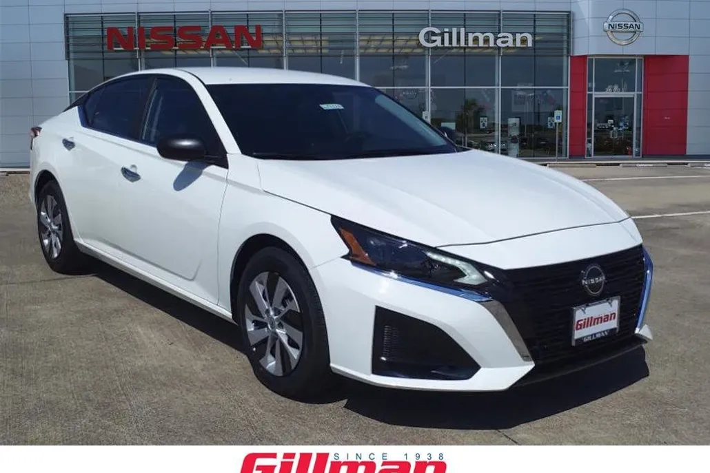 2025 Nissan Altima S photo 1