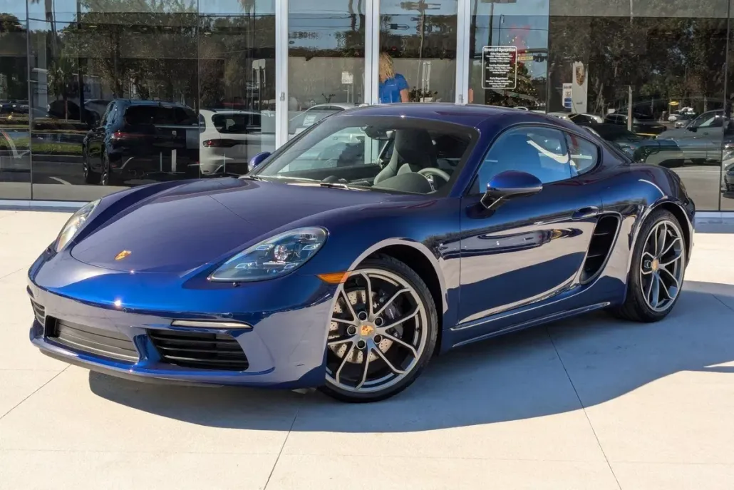 2025 Porsche Cayman photo 1