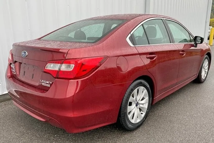 2017 Subaru Legacy 2.5i photo 1